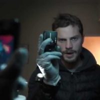 Actor de "50 Sombras de Grey" dijo que siguió a una mujer para rol en serie