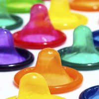 Alerta por alza de gonorrea y sífilis entre jóvenes chilenos