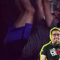 Emilio ejercita sus nalgas