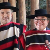 Todos a zapatear con la cueca de Los Guatones, los wenos pa' los bajones