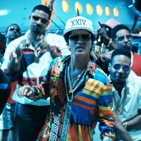 Bruno Mars lanzó con bombos y platillos "24K Magic" y está buenísima