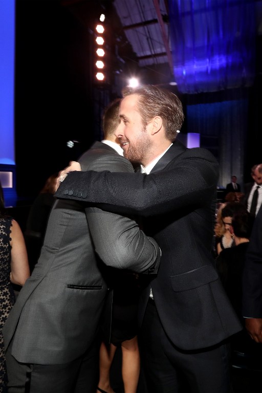 SANTA MONICA, CA - DECEMBER 11: Actors Ryan Reynolds (L) and Ryan Gosling attend The 22nd Annual Critics' Choice Awards at Barker Hangar on December 11, 2016 in Santa Monica, California. Christopher Polk/Getty Images for The Critics' Choice Awards /AFP