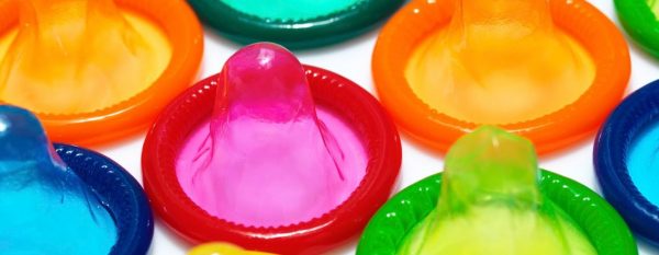 Preservativos subirán de precio por guerra en Irán