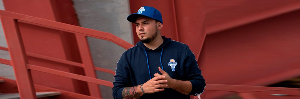 Rapder de México es el campeón internacional de la Batalla de los Gallos Red Bull 2020