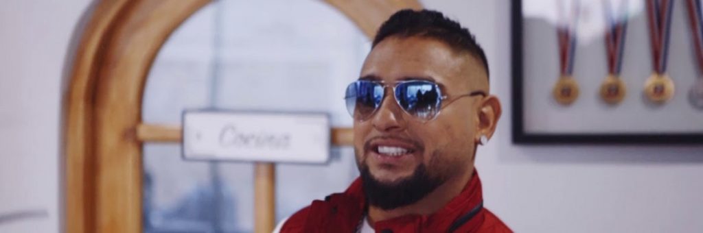 ¿Sabías que el bro del “King” le aplica a la música? Escucha lo último de Sandrino Vidal, “El diamante”