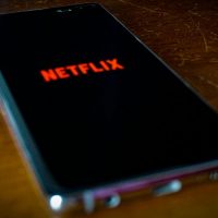 Si tu celu aparece acá, te fuiste a la "B": Listado de smartphones en que dejará de funcionar Netflix