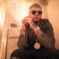 Farruko no se conforma con una sola canción, acaba de lanzar dos 😍