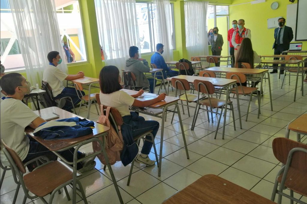 Debut y despedida: 310 colegios que tenían clases presencial, vuelven a modalidad online 😱