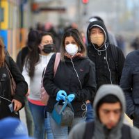 ¡Cuídense, cabros! 51 comunas cambian de situación en el Plan Paso a Paso: 43 retroceden