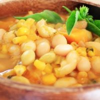 Los porotos con riendas son el plato preferido de invierno de los chilenos