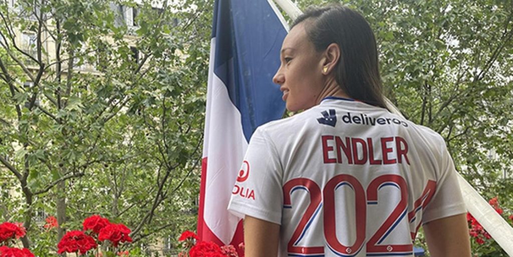 Crack total: Tiane Endler fichó por el club más ganador del mundo