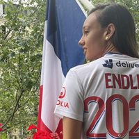 Crack total: Tiane Endler fichó por el club más ganador del mundo