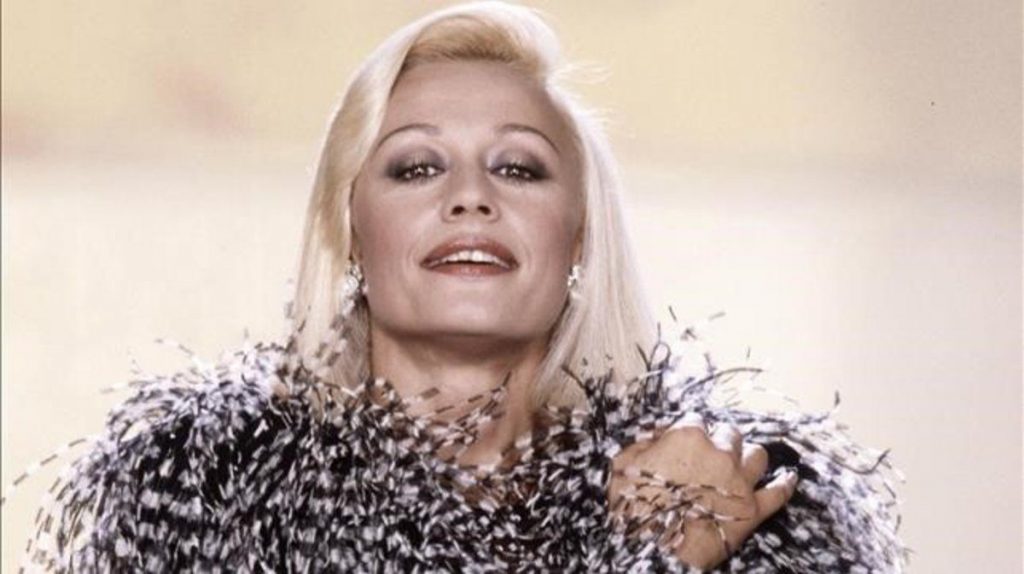 Tus viejos estarán de luto: Falleció la recordada diva italiana Rafaella Carrá