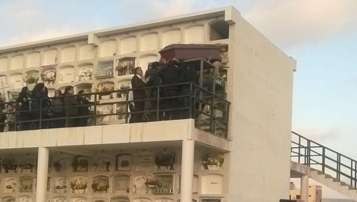 Miércoles Paraguatales: La aparición de un niño que sostiene el ataúd