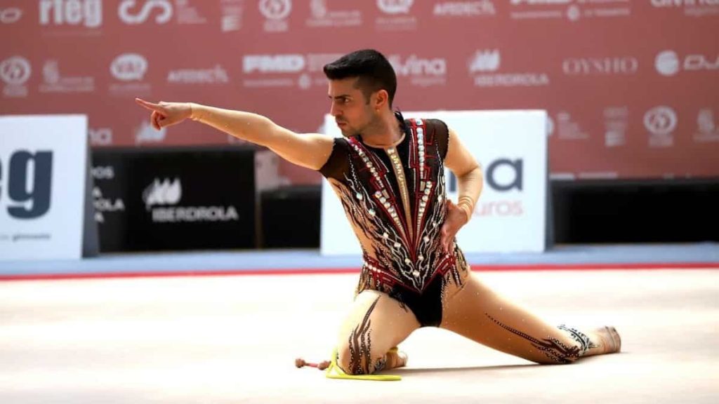 ¿Puede un hombre hacer gimnasia rítmica? Deportista rusa cree que no y deja la patá