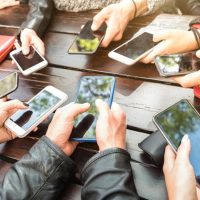 ¿Eres adict@ a las redes sociales? Revisa estos tips pa' cachar si estai hasta el loli