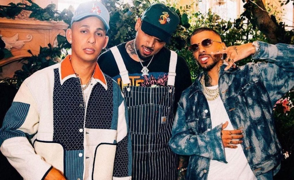 Que clase de combinación es esta: Rauw Alejandro, Chris Brown y RVSSIAN lanzan “Nostálgico”