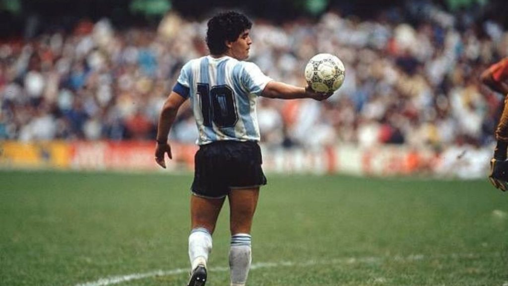Oye pero que lúgubre: Revelaron que Diego Maradona fue sepultado sin corazón