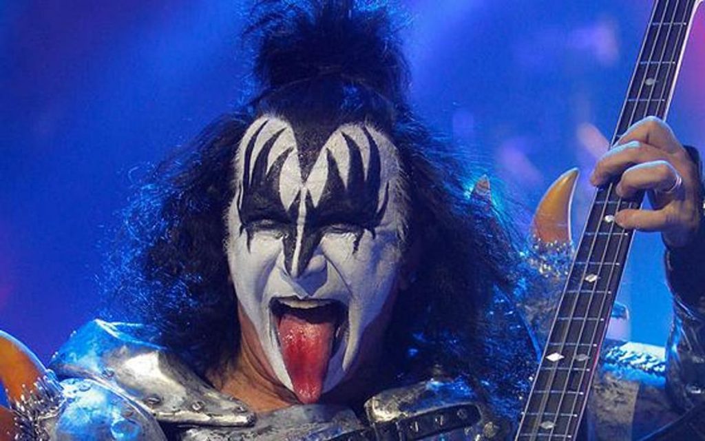 Sin pelos en la lengua: Bajista de KISS llama enemigos a los antivacunas