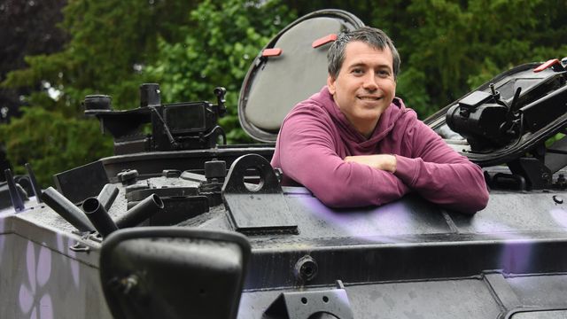 No es el Fake Taxi, es el “Taxi Tanque”: Trabajador ofrece traslados más entretes
