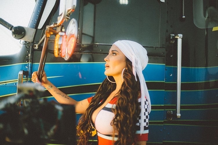 Paren todo que Blue Mary junto fuerzas con Flor de Rap en “Cacería” 🔥