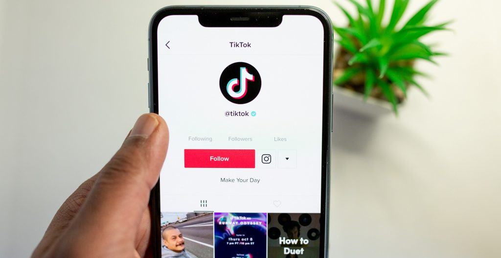 TikTok quiere darle cara a Twitch, trabajan en una app de streaming para pc