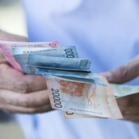 El momento pa' desquitarte del que te debe plata: Toma Chocolate, paga lo que debes