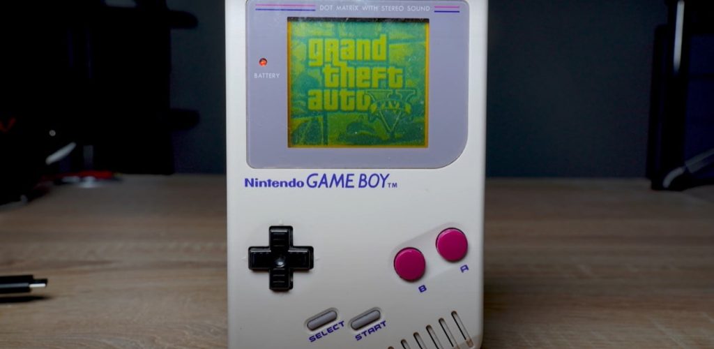 Ociosos o secos: Juegan GTA V en una Game Boy de 1989