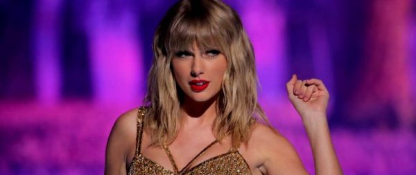 Taylor Swift sorprenderá con nuevo álbum antes de iniciar su gira mundial