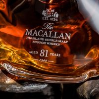 Esta botella de Whiskey cuesta más de 100 millones de pesos