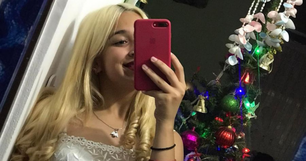 A lo Vin Diesel: Joven quedó calva por culpa de una peluquería en Argentina