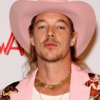 Diplo se sacó carrete desde su auto