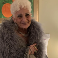 Nieta formalizada tras robar más de $40 millones a su abuelita