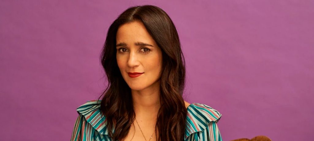 Julieta Venegas le responde Álvaro Henríquez en el escenario
