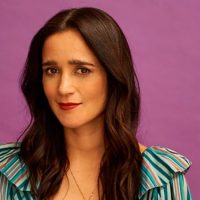 Julieta Venegas le responde Álvaro Henríquez en el escenario