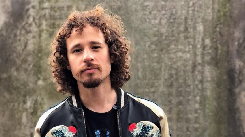 Luisito Comunica alucinó en Chile con los “café con piernas”