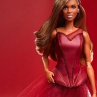 Mujer manda a hacer piñata de “Barbie” y le llegó algo na' que ver