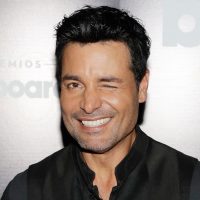 ¡Sería de "Torero" a "Bombero"! ONG animalista le pide cambiar icónico tema a Chayanne