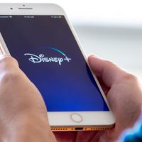 Disney supera a Netflix: Alcanza los 221 millones de suscriptores en streaming