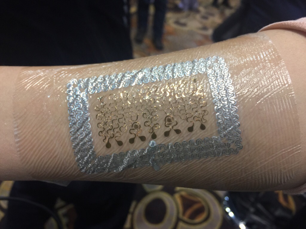¿Te lo harías?: Coreanos trabajan en tatuajes electrónicos que monitorean la salud