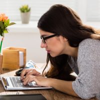 Para que te endereces: Tips que llegan a salvar tu postura