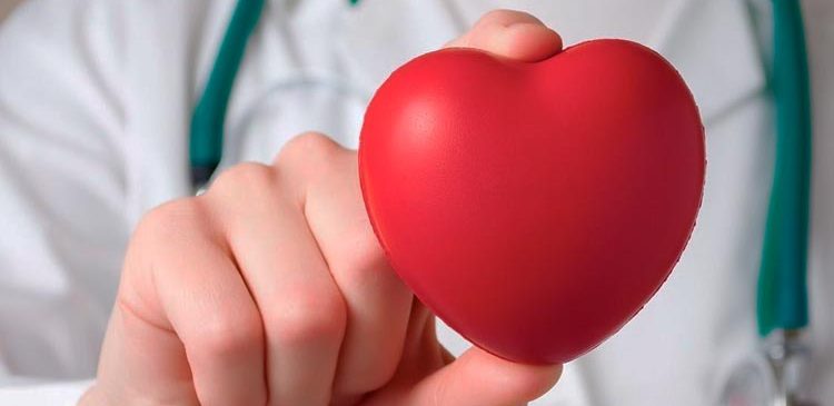 Para los chilenos, los médicos son los más infieles