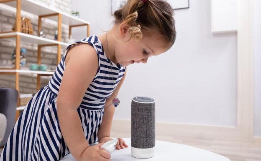 ¡Qué susto! Alexa le aconseja a un padre “golpear a los niños en la garganta”