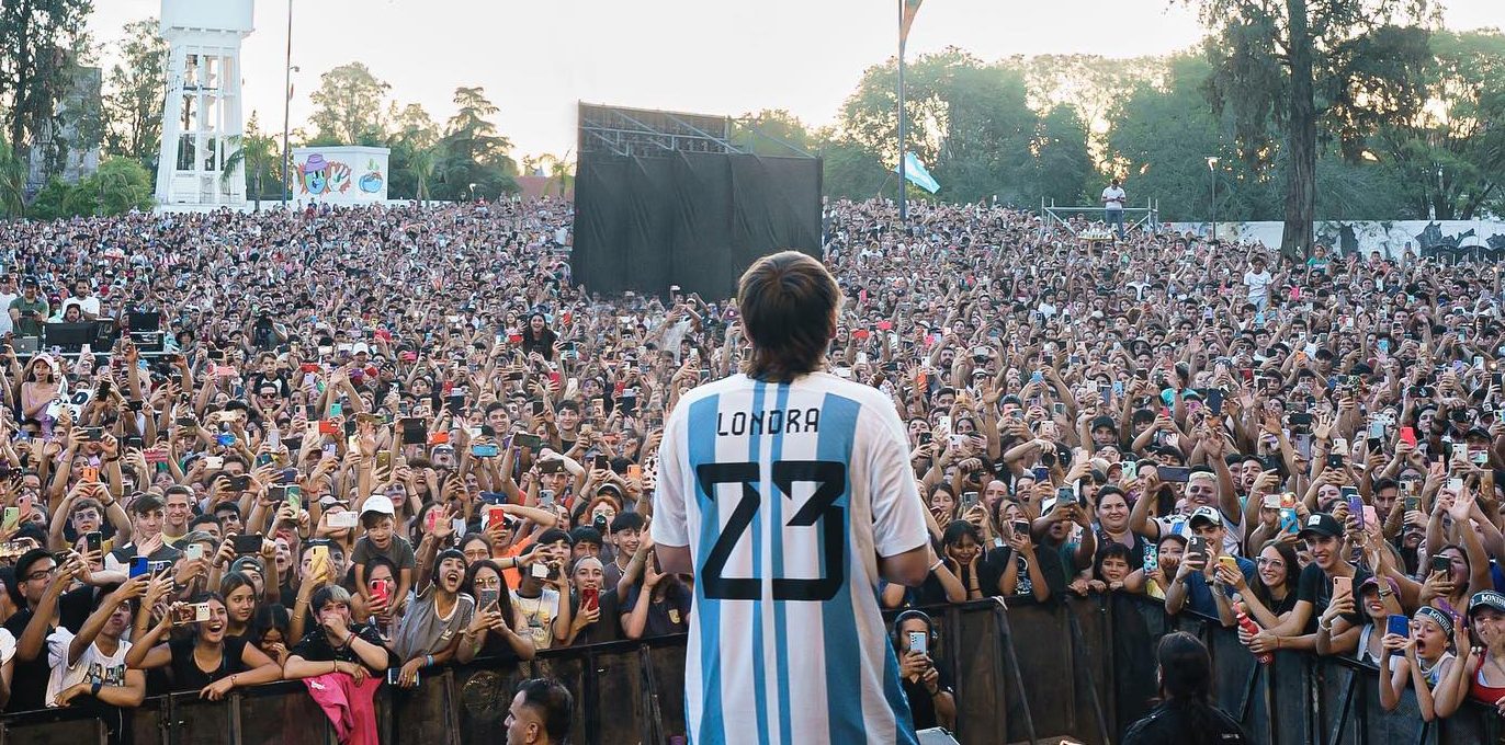 Regresé y aquí estoy”: Paulo Londra se luce con su nuevo disco “Back to the  Game” frente a 50mil fans