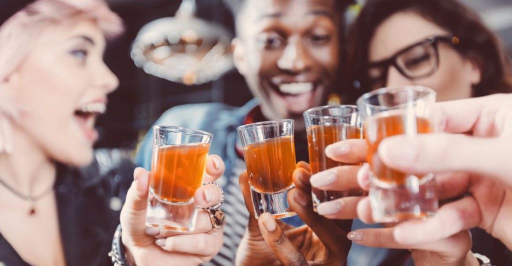 BlueMary, Rusell y el Big Boss prenden la tarde con la “Comunidad Chupística”