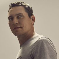 Lo que esperabas: Tiësto regresa a Chile para prender este verano