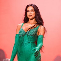 ¿Qué le enseñarías a decir?: Dua Lipa reveló en su podcast que está aprendiendo español