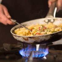 Los solteros se las traen con las mejores preparaciones culinarias
