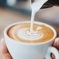 ¡Por fin encontré mi lugar! Cafetería de Tokio solo atiende a personas negativas