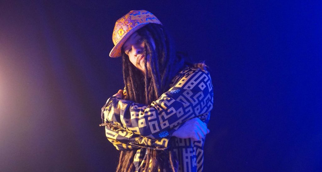 Tiano Bless: el chileno que viaja por el mundo lanza disco junto a Ky-Mani Marley y Big Mountain